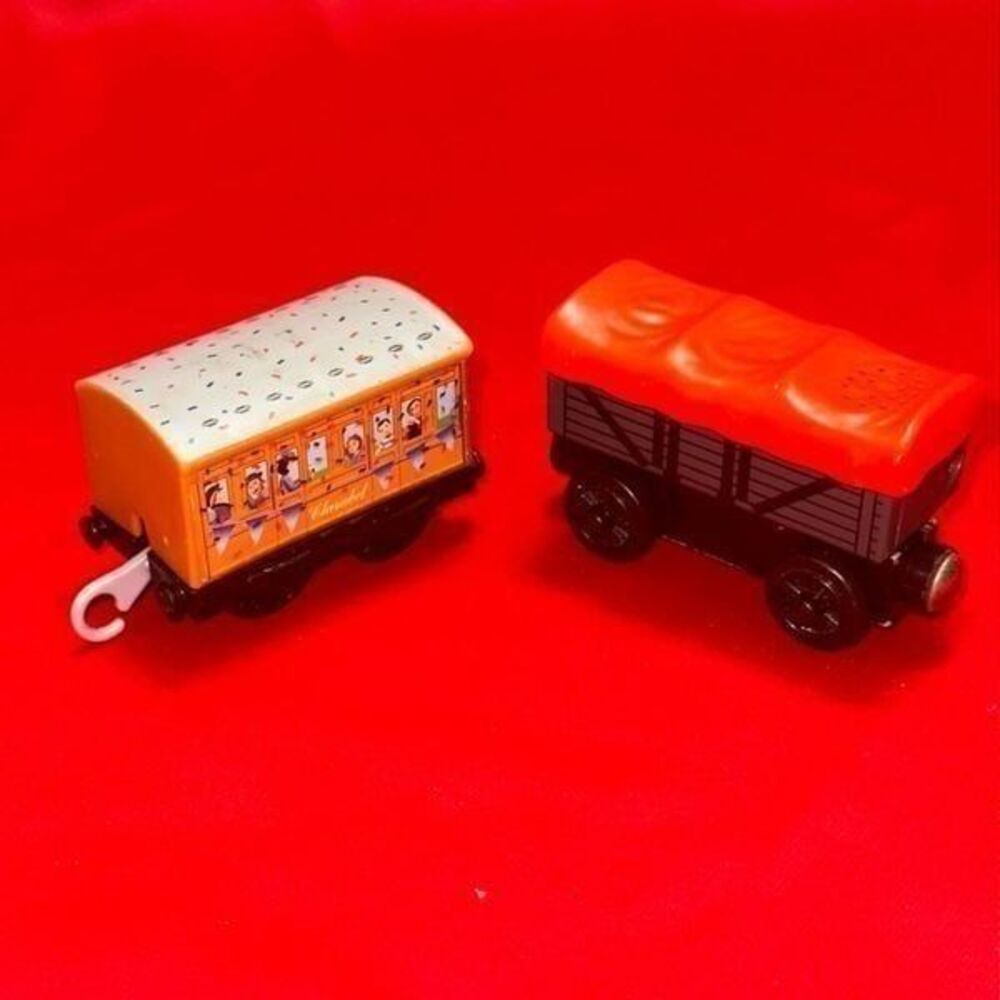Thomas and Friends Railway CLARABEL & GIGGLING TROUBLESOME TRUCK - Picture 1 of 6